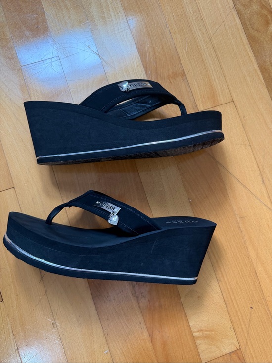 Guess Shoes - GUESS Black Wedge Platform Flip Flop Sandals Size 9